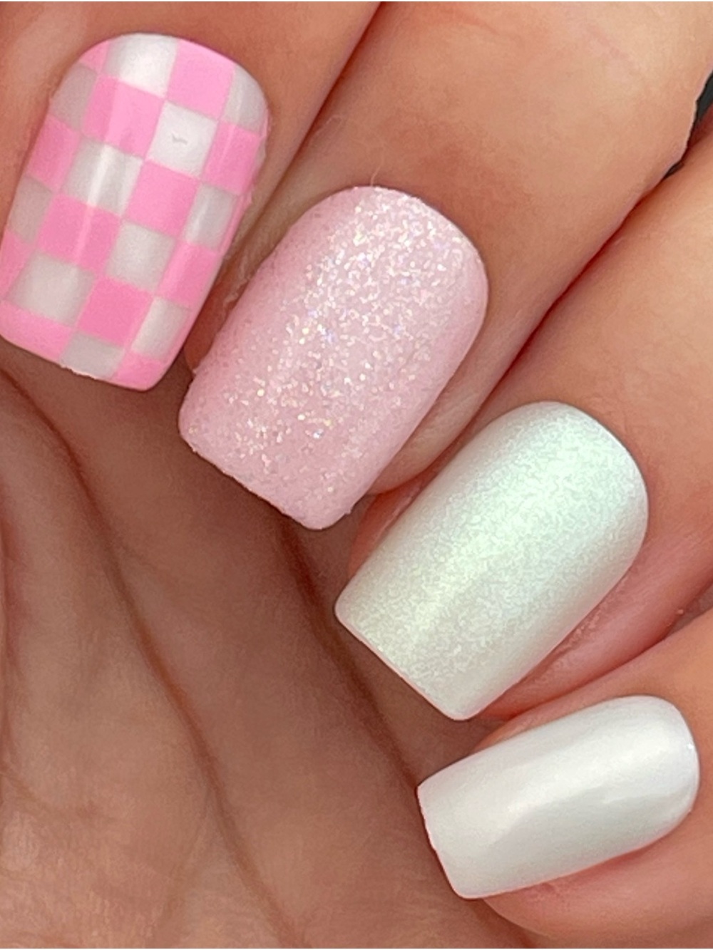 Red Aspen Pink Checkerboard & Sheer Pink Press-On Nail Set